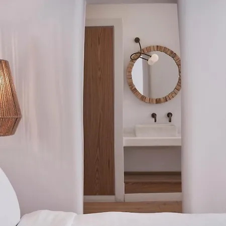 White Mykonos 2*